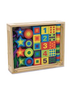 Bunte große Holzformen zum Auffädeln. Alles im Holzkasten. 