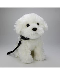 Plüschtier Hund in Weiß mit Leine in sitzender Pose, realitätsnahe Abbildung der Bichon Hunderassen Bichon Frisé, Malteser, Havaneser, Bologneser, Löwchen.