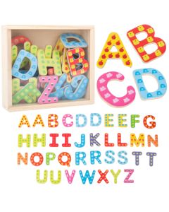 37 magnetische Holzbuchstaben in Holzkiste